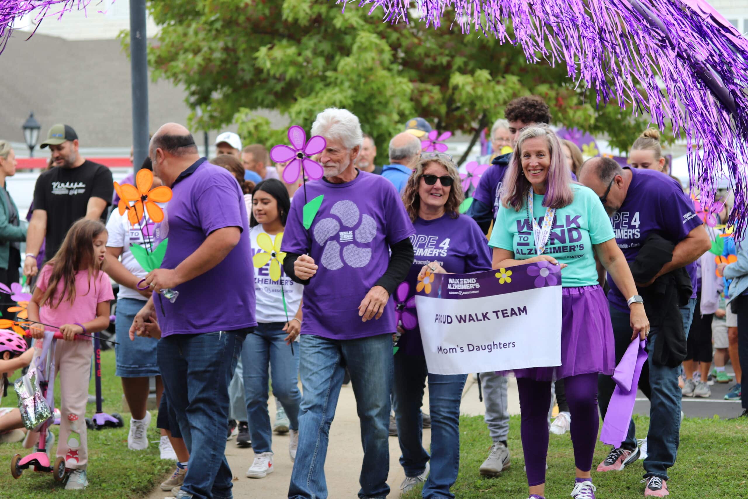 Group of people at the Walk to End Alzheimer's