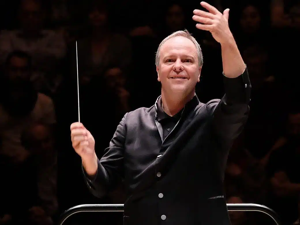 Sakai Oramno Conducting